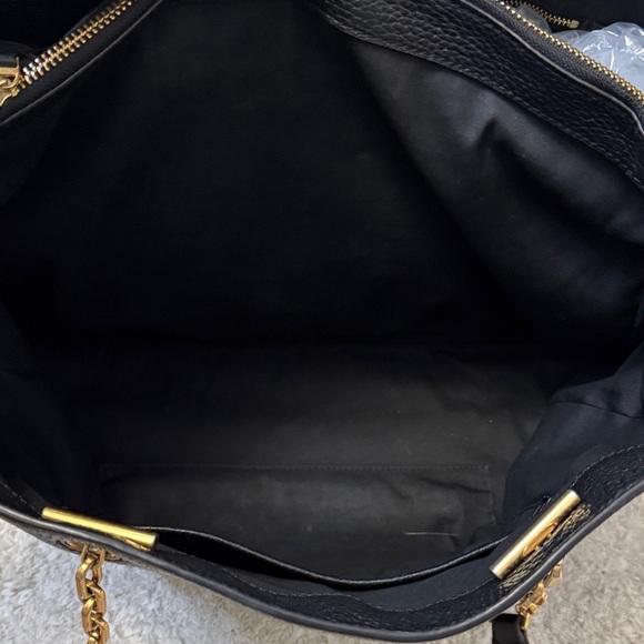 Tory Burch Carson Black Pebbled Leather Tote - Picture 7 of 10